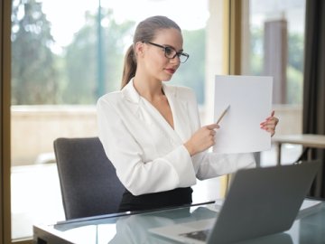 香港共享辦公室與傳統(tǒng)租賃：哪種更適合你的創(chuàng)業(yè)之路？