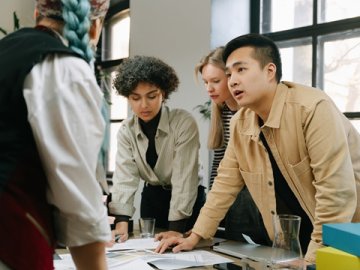 如何理解與控制香港銀行賬戶費(fèi)用？