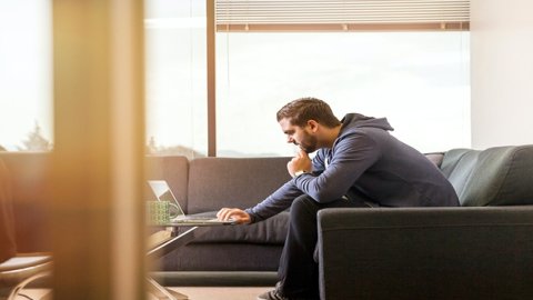 賣家參加Temu半托管模式的優(yōu)點：高效運營、利潤提升、流量保障。