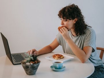 美國(guó)商標(biāo)注冊(cè)費(fèi)用解析：從官費(fèi)到轉(zhuǎn)讓，一文全知道