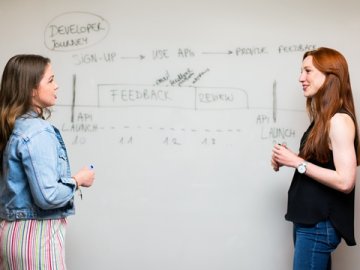 注冊香港公司是否必須聘請本地法定秘書？